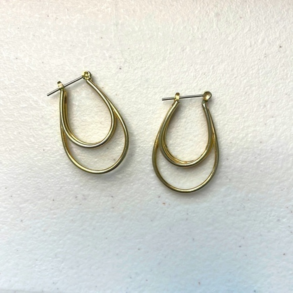 Goldtone Tri-Hop Earrings With Latch-back Closure EUC